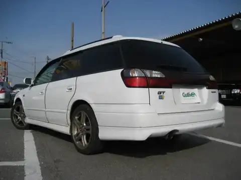 カタログ画像：レガシィツーリングワゴン （LEGACY TOURING WAGON） ＧＴ－Ｂ Ｅ－ｔｕｎｅ 2000年5月 GF-BH5 2000cc ピュアホワイト 燃費10.6km / l バック