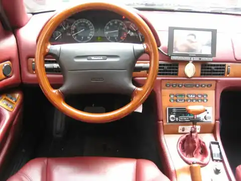 カタログ画像：クアトロポルテ （QUATTROPORTE） エボルツィオーネＶ８ 1998年11月 GF-QP8 3200cc 内装