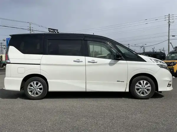 日産 セレナ