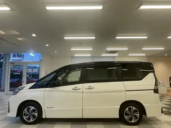 日産 セレナ