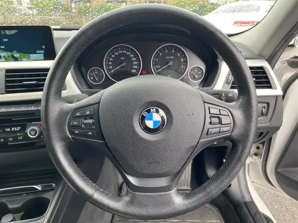 ＢＭＷ ３３０ｅ