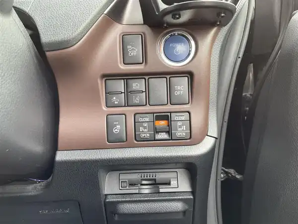 トヨタ エスクァイア ハイブリッド