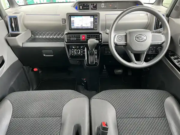 新着情報“ヴォクシーハイブリッドZS 煌Ⅲ”2021年式ホワイトパール