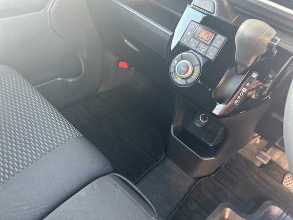 トヨタ ピクシスメガ