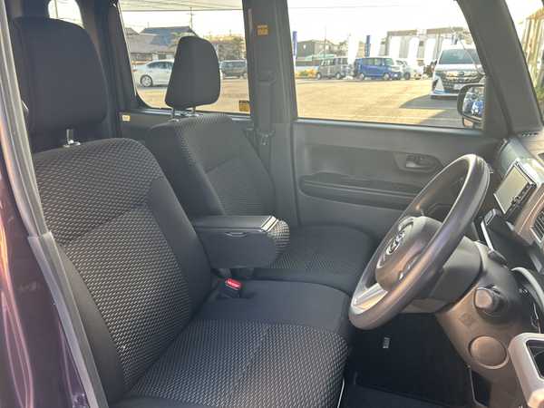 トヨタ ピクシスメガ