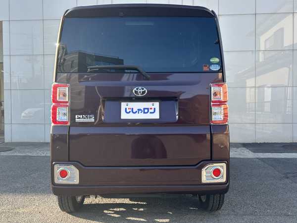 トヨタ ピクシスメガ