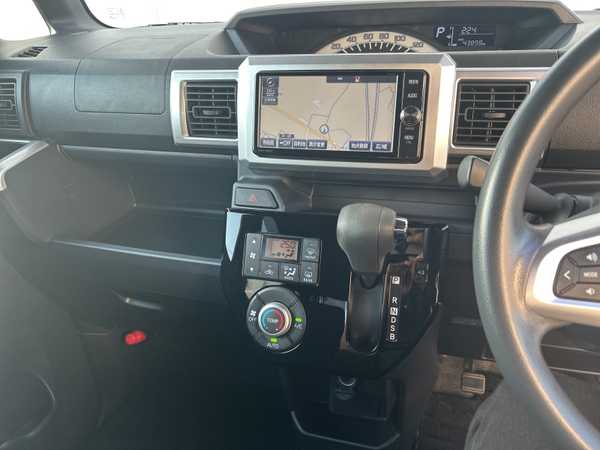 トヨタ ピクシスメガ