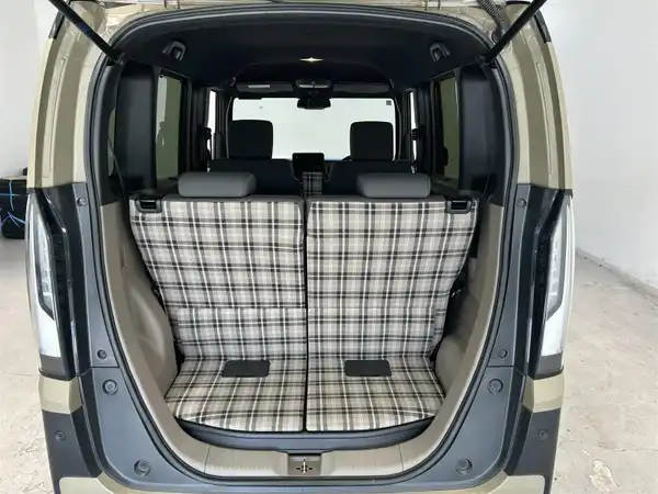 新着情報“ランドクルーザーZX”2023年式アバンギャルドブロンズ