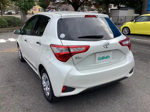 【未開封・新品】ザーフィラ陛下と黒と白 1〜2【特典付き】 スタイリッシュSUVに変貌したトヨタ「ハイラックスサーフ」3代目は