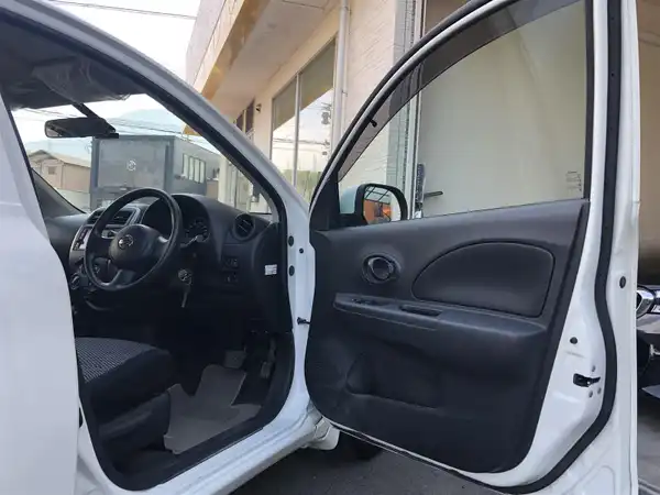 日産 マーチ