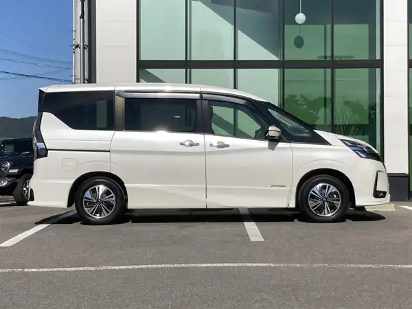 日産 セレナ