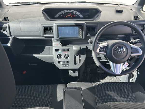 トヨタ ピクシスメガ