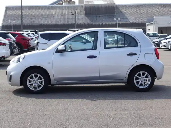 日産 マーチ
