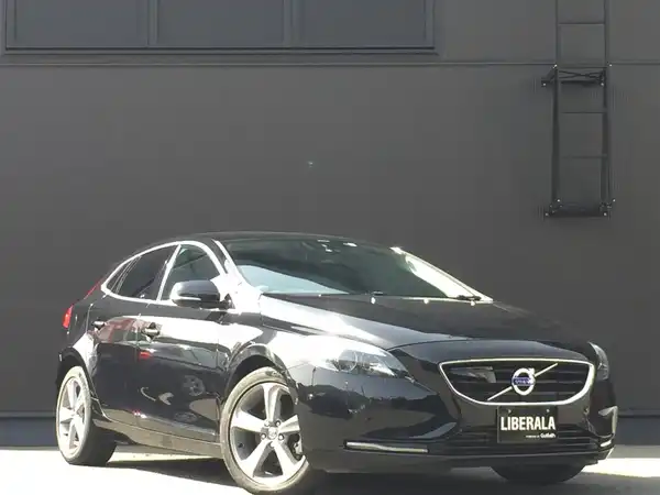 ボルボ ｖ４０ T4 Se 13年式 平成25年式 ブラックサファイアメタリック Id 中古車検索のガリバー