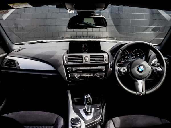 ＢＭＷ １１８ｉ