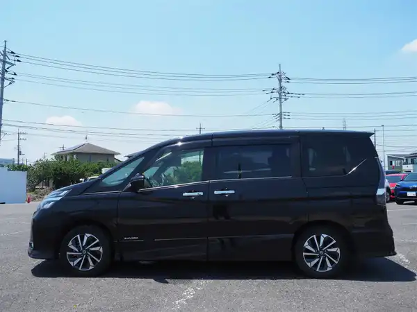 日産 セレナ