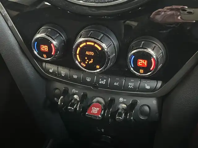 ＭＩＮＩ ミニ クロスオーバー クーパー D オール4 山形県 2019(平31)年 5.7万km ミッドナイト・ブラック・メタリック 4WD/純正HDDナビ/・Bluetooth/USB/バックカメラ/ETC/インテリジェントセーフティ/・衝突警告/・歩行者警告/純正AW付スタッドレスタイヤ装着(205/65/R16)/純正AW付スタッドレスタイヤ車載(225/55/R17)/パワーバックドア/・フットオープナー/純正LEDヘッドライト/・オートライト/シートヒーター(D/N席)/前方ドライブレコーダー/コーナーセンサー