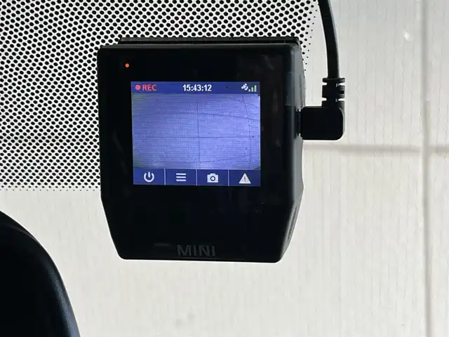 ＭＩＮＩ ミニ クロスオーバー クーパー D オール4 山形県 2019(平31)年 5.7万km ミッドナイト・ブラック・メタリック 4WD/純正HDDナビ/・Bluetooth/USB/バックカメラ/ETC/インテリジェントセーフティ/・衝突警告/・歩行者警告/純正AW付スタッドレスタイヤ装着(205/65/R16)/純正AW付スタッドレスタイヤ車載(225/55/R17)/パワーバックドア/・フットオープナー/純正LEDヘッドライト/・オートライト/シートヒーター(D/N席)/前方ドライブレコーダー/コーナーセンサー