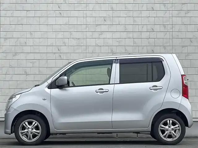 スズキ ワゴンＲ FX 岩手県 2014(平26)年 6.9万km シルキーシルバーメタリック 禁煙車/4WD/純正オーディオ/→CD/FM/AM/AUX/運転席シートヒーター/電動格納ミラー/冬タイヤホイール車載/〇ドアバイザー/〇フロアマット/〇取扱説明書