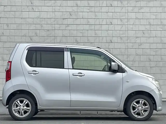 スズキ ワゴンＲ FX 岩手県 2014(平26)年 6.9万km シルキーシルバーメタリック 禁煙車/4WD/純正オーディオ/→CD/FM/AM/AUX/運転席シートヒーター/電動格納ミラー/冬タイヤホイール車載/〇ドアバイザー/〇フロアマット/〇取扱説明書