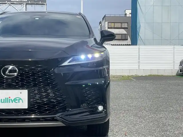 レクサス ＲＸ 500h Fスポーツパフォーマンス 兵庫県 2023(令5)年 0.2万km グラファイトブラックガラスフレーク 外部検査実施済み//ワンオーナー//R6年7年レクサス記録簿//OP オレンジキャリパー//OP パノラマルーフ（ルーフレール同時装着）//OP 輻射ヒーター//OP マークレビンソンプレミアムオーディオ//ディーラーOP プロジェクションウェルカムランプ//F専用本革・ウルトラスエードスポーツシート（ダークローズ）//全席シートヒーター/ベンチレーション//14インチタッチディスプレイオーディオPlus//地デジ/BT/USB//ステアリングリモコン（ハンドルヒーター付）//パノラミックビューモニター（床下透過式）//デジタルインナーミラー（ドラレコ前後）//ヘッドアップディスプレイ//置くだけ充電//純正21インチAW//ビルトインETC//3眼フルLEDヘッドランプ//LEDフォグランプ//レクサスセーフティシステム＋//PCS/LDA/LTA/LCA/AHS/FCTA/PDA//PKSB/Advanced Drive/Advanced Park//BSM/SEA/RCTA/RCD//レーダークルーズコントロール//クリアランスソナー