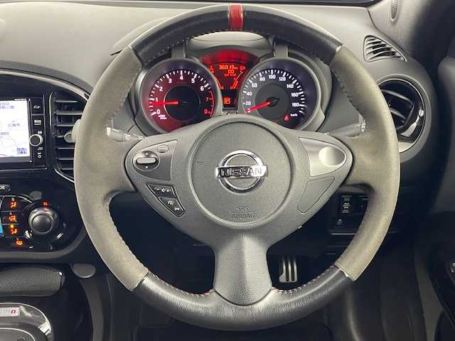 日産 ジューク ニスモ 埼玉県 2018(平30)年 3.6万km スーパーブラック 純正SDナビ　/　CD/DVD/Bluetooth/フルセグ/純正ドライブレコーダー/アラウンドビューモニター/モニター付き自動防眩式ルームミラー/オートライト/HIDヘッドライト/ビルドインETC/４WD/プッシュスタート/インテリジェントキー
