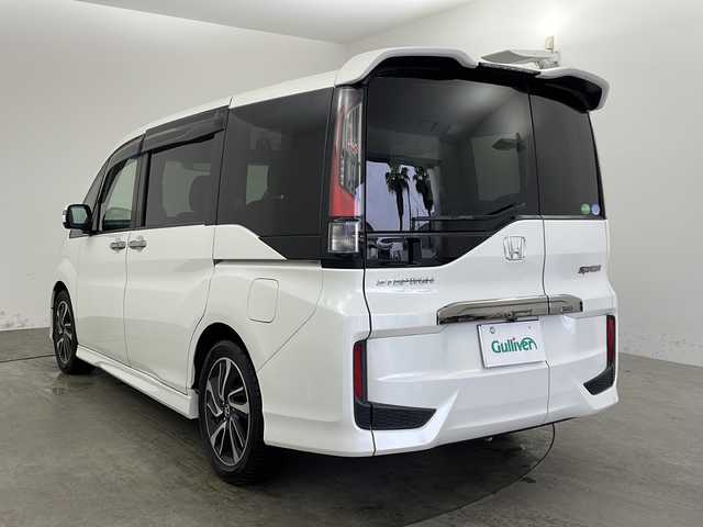ホンダ ステップワゴン スパーダ クルスピセンシング 兵庫県 2017(平29)年 4.8万km ホワイトオーキッドパール ・純正SDナビ/・Bluetooth/フルセグテレビ/CD/DVD/・Apple car play/・バックカメラ/・純正フロアマット/・クルーズコントロール/・フリップダウンモニター/・ビルドインETC2.0/・横滑り防止装置/・衝突被害軽減システム/・レーンキープアシスト/・両側パワースライドドア/・LEDヘッドライト/・オートライト/・Wエアバッグ/・カーテンエアバッグ/・電動格納ミラー/・純正17インチアルミホイール/・パドルシフト