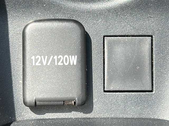 トヨタ プリウス S 福島県 2019(令1)年 6.7万km スティールブロンドM バックカメラ　４ＷＤ　ＬＥＤヘッドライト　純正ホイール　Ｂｌｕｅｔｏｏｔｈ　ドライブレコーダー　ＥＴＣ　純正ナビ　クルコン　純正フロアマット　オートライト　ドアバイザー　電格ミラー　盗難防止センサー