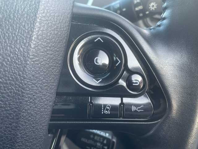 トヨタ プリウス S 福島県 2019(令1)年 6.7万km スティールブロンドM バックカメラ　４ＷＤ　ＬＥＤヘッドライト　純正ホイール　Ｂｌｕｅｔｏｏｔｈ　ドライブレコーダー　ＥＴＣ　純正ナビ　クルコン　純正フロアマット　オートライト　ドアバイザー　電格ミラー　盗難防止センサー