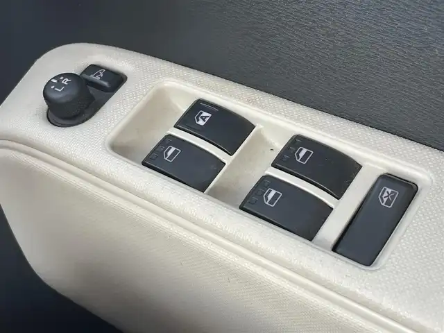 ダイハツ ミラ ココア X 滋賀県 2016(平28)年 10.6万km パールホワイトⅢ ワンオーナー/社外ナビ/・ワンセグ/CD/シートリフター/電動格納ミラー/アイドリングストップ/14インチAW付スタッドレスタイヤ積載/スマートキー