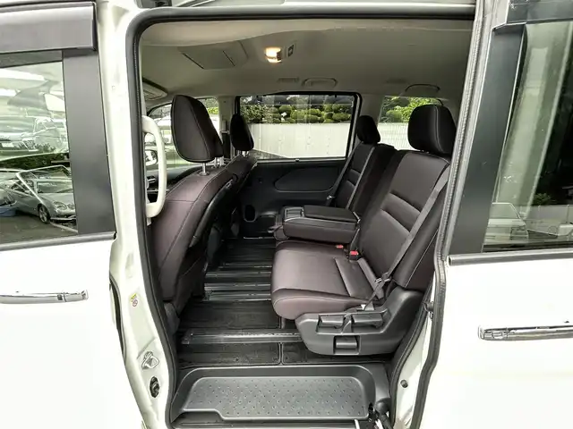 日産 セレナ ハイウェイスター Vセレクション 東京都 2018(平30)年 6万km ブリリアントホワイトパール 純正SDナビ（9インチ/MM518D-L）/・Bluetoothオーディオ/USBオーディオ/・フルセグTV/DVD/Blu-ray/SD/純正後席用モニター（フリップダウン式）/プロパイロット/インテリジェントアラウンドビューモニター/LEDヘッドランプ/ハンズフリーオートスライドドア（両側）/インテリジェントルームミラー/ビルトインETC/純正ドライブレコーダー（DJ4-D/前方）/取扱説明書/保証書/スペアキー1本