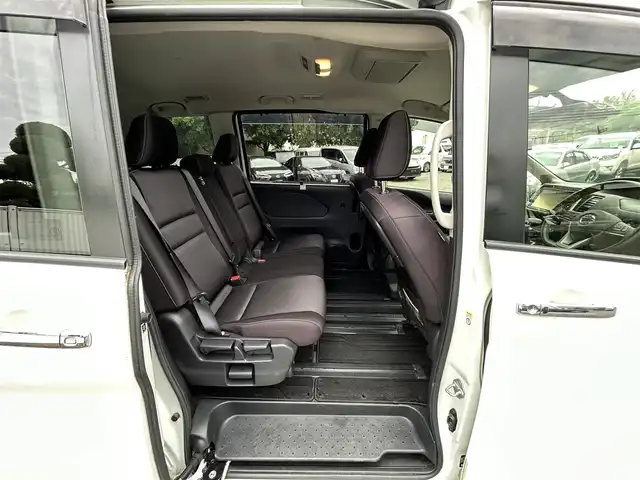 日産 セレナ ハイウェイスター Vセレクション 東京都 2018(平30)年 6万km ブリリアントホワイトパール 純正SDナビ（9インチ/MM518D-L）/・Bluetoothオーディオ/USBオーディオ/・フルセグTV/DVD/Blu-ray/SD/純正後席用モニター（フリップダウン式）/プロパイロット/インテリジェントアラウンドビューモニター/LEDヘッドランプ/ハンズフリーオートスライドドア（両側）/インテリジェントルームミラー/ビルトインETC/純正ドライブレコーダー（DJ4-D/前方）/取扱説明書/保証書/スペアキー1本