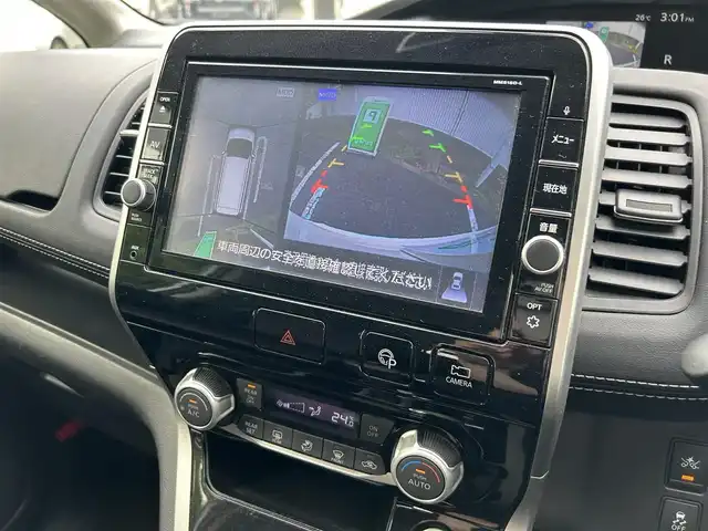 日産 セレナ ハイウェイスター Vセレクション 東京都 2018(平30)年 6万km ブリリアントホワイトパール 純正SDナビ（9インチ/MM518D-L）/・Bluetoothオーディオ/USBオーディオ/・フルセグTV/DVD/Blu-ray/SD/純正後席用モニター（フリップダウン式）/プロパイロット/インテリジェントアラウンドビューモニター/LEDヘッドランプ/ハンズフリーオートスライドドア（両側）/インテリジェントルームミラー/ビルトインETC/純正ドライブレコーダー（DJ4-D/前方）/取扱説明書/保証書/スペアキー1本