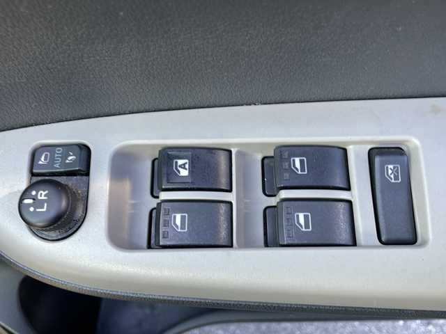 トヨタ パッソ モーダ　S 山口県 2016(平28)年 7.9万km ブラックマイカメタリック/ダークエメラルドマイカ 2トーン 純正ナビ【NSZN-W64T】/フルセグTV/Bluetooth/CD/DVD/バックカメラ/衝突被害軽減ブレーキ/ミラー型ドライブレコーダー/フォグランプ/ドアバイザー/ビルトインETC/バニティーミラー/運転席ハイトアジャスト/純正フロアマット/純正モデリスタ14インチアルミホイール