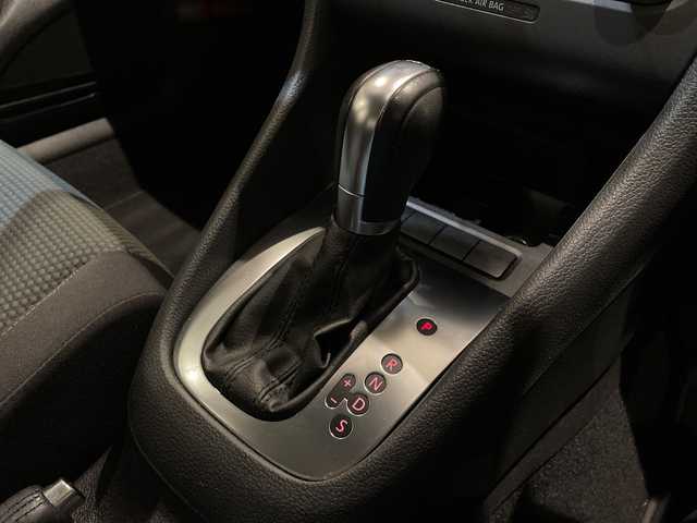 フォルクスワーゲン ゴルフ TSI コンフォートライン 新潟県 2011(平23)年 8.3万km ディープブラックパールエフェクト ビークルダイナミックコントロール/イモビライザー/ETC/Bluetooth/TV/FM/AM