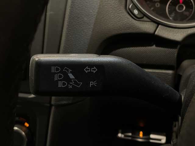 フォルクスワーゲン ゴルフ TSI コンフォートライン 新潟県 2011(平23)年 8.3万km ディープブラックパールエフェクト ビークルダイナミックコントロール/イモビライザー/ETC/Bluetooth/TV/FM/AM