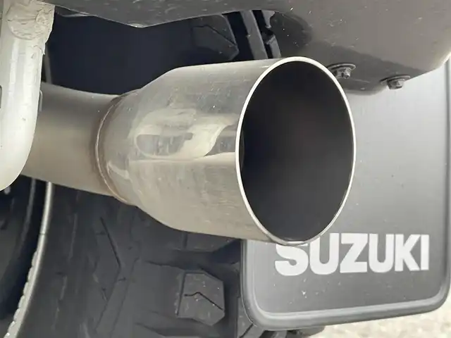 スズキ ジムニー XC 新潟県 2023(令5)年 0.3万km ピュアホワイトP ワンオーナー/衝突軽減/社外マフラー(純正積み込み)/社外ナビ/(AM/FM/CD/DVD/BT/フルセグ)/ETC/社外ドライブレコーダー(前)/クルーズコントロール/アイドリングストップ/シートヒーター/革巻きステアリング/ステアリングスイッチ/AUTOライト/LEDヘッドライト/フォグランプ/プッシュスタート/スマートキー/シートカバー(前のみ)/社外フロアマット