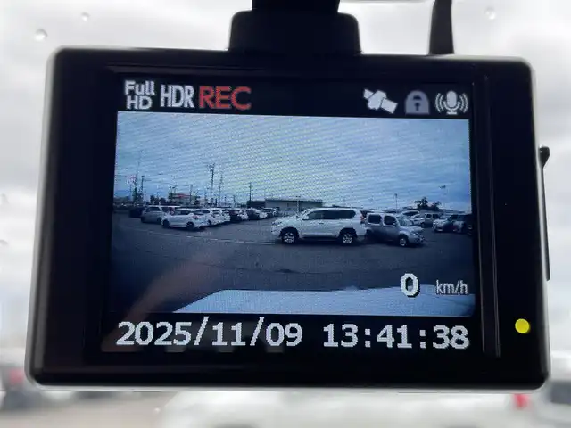 スズキ ジムニー XC 新潟県 2023(令5)年 0.3万km ピュアホワイトP ワンオーナー/衝突軽減/社外マフラー(純正積み込み)/社外ナビ/(AM/FM/CD/DVD/BT/フルセグ)/ETC/社外ドライブレコーダー(前)/クルーズコントロール/アイドリングストップ/シートヒーター/革巻きステアリング/ステアリングスイッチ/AUTOライト/LEDヘッドライト/フォグランプ/プッシュスタート/スマートキー/シートカバー(前のみ)/社外フロアマット