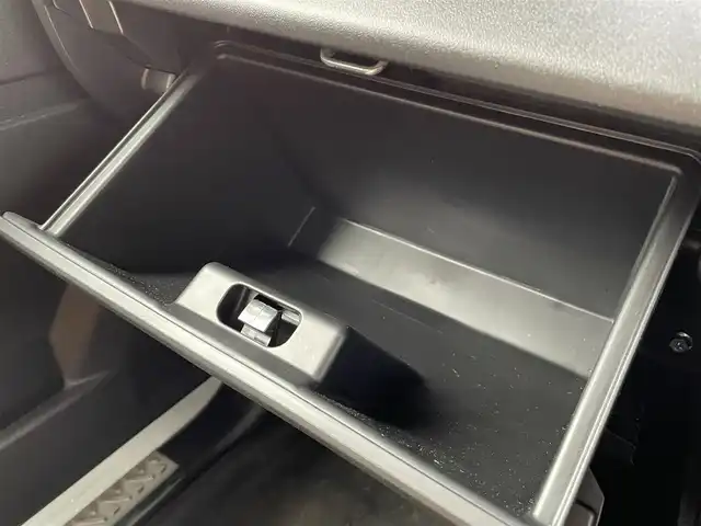 スズキ ジムニー XC 新潟県 2023(令5)年 0.3万km ピュアホワイトP ワンオーナー/衝突軽減/社外マフラー(純正積み込み)/社外ナビ/(AM/FM/CD/DVD/BT/フルセグ)/ETC/社外ドライブレコーダー(前)/クルーズコントロール/アイドリングストップ/シートヒーター/革巻きステアリング/ステアリングスイッチ/AUTOライト/LEDヘッドライト/フォグランプ/プッシュスタート/スマートキー/シートカバー(前のみ)/社外フロアマット