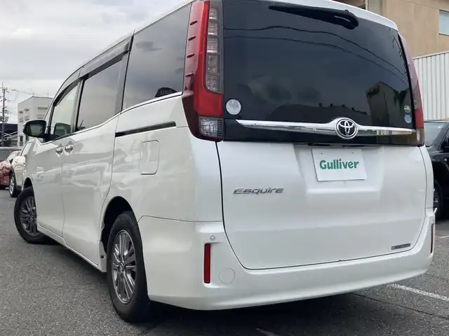 トヨタ エスクァイア Gi 兵庫県 2016(平28)年 7.9万km ホワイトパールクリスタルシャイン 純正SDナビ/フルセグTV/Bluetooth/AM/FM/CD/DVD/両側電動スライドドア/ETC/衝突被害軽減ブレーキ/車線逸脱防止/クルーズコントロール/シートヒーター/コーナーセンサー/オートハイビーム/スマートキー/電動格納ミラー/純正フロアマット/スタッドレスタイヤ積み込み/革巻きステアリング