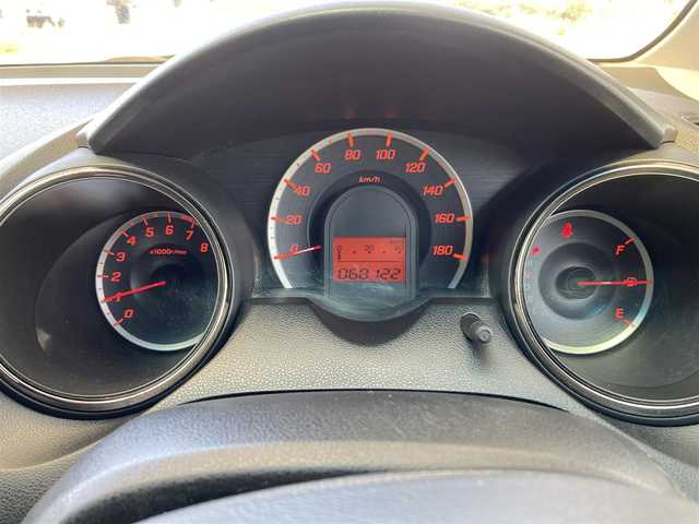 ホンダ フィット G 10thアニバーサリー 福岡県 2012(平24)年 6.9万km クリスタルブラックパール 純正メモリナビ【VXM-128VS】/　(AM/FM/CD/DVD/USB/ワンセグTV)/バックカメラ/ビルトインETC/オートライト/盗難防止装置/ドアバイザー/純正フロアマット/保証書/取扱説明書/ナビ取扱説明書