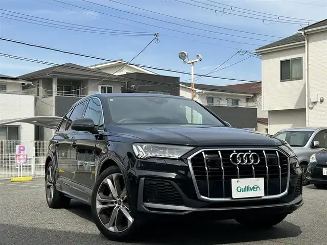 アウディ Ｑ７ 兵庫県 2020(令2)年 1.2万km ディープブラックパールエフェクト ワンオーナー/純正ナビ/・Bluetooth/・AM/FM/・Apple car play/前後ドラレコ/ビルトインETC/パワーバックドア/パワーシートD/N/全周囲カメラ/本革シート/シートヒーター/電動格納サードシート/イージークローザードア/パノラマルーフ/AW21インチオプション/運転支援/・衝突軽減ブレーキ/・レーンキープアシスト/・横滑り防止/・パーキングアシスト/・アダプティブクルーズコントロール/・ブラインドスポットモニター/・オートマチックハイビーム/備品/・取扱説明書/・保証書/・スマートキー2