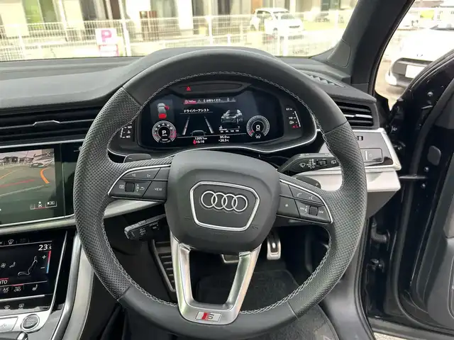 アウディ Ｑ７ 兵庫県 2020(令2)年 1.2万km ディープブラックパールエフェクト ワンオーナー/純正ナビ/・Bluetooth/・AM/FM/・Apple car play/前後ドラレコ/ビルトインETC/パワーバックドア/パワーシートD/N/全周囲カメラ/本革シート/シートヒーター/電動格納サードシート/イージークローザードア/パノラマルーフ/AW21インチオプション/運転支援/・衝突軽減ブレーキ/・レーンキープアシスト/・横滑り防止/・パーキングアシスト/・アダプティブクルーズコントロール/・ブラインドスポットモニター/・オートマチックハイビーム/備品/・取扱説明書/・保証書/・スマートキー2