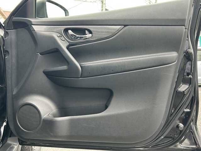 日産 エクストレイル 20X エクストリーマーX 神奈川県 2015(平27)年 14.4万km ダイヤモンドブラック ワンオーナー/7人乗り/切替4WD/純正メモリナビ/【CD/DVD/BT/フルセグTV】/バックカメラ/アイドリングストップ/横滑り防止装置/ダウンヒルアシストコントロール/D/N席シートヒーター/ETC/ドライブレコーダー/オートライト/純正１７インチAW/純正フロアマット/純正ドアバイザー/スペアキー×1/新車時保証書/取扱説明書
