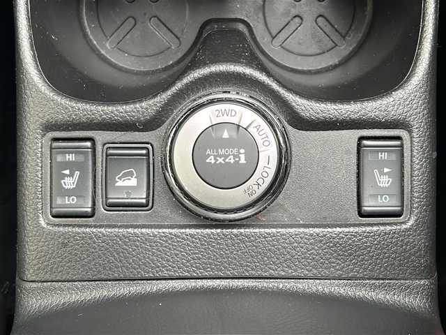 日産 エクストレイル 20X エクストリーマーX 神奈川県 2015(平27)年 14.4万km ダイヤモンドブラック ワンオーナー/7人乗り/切替4WD/純正メモリナビ/【CD/DVD/BT/フルセグTV】/バックカメラ/アイドリングストップ/横滑り防止装置/ダウンヒルアシストコントロール/D/N席シートヒーター/ETC/ドライブレコーダー/オートライト/純正１７インチAW/純正フロアマット/純正ドアバイザー/スペアキー×1/新車時保証書/取扱説明書