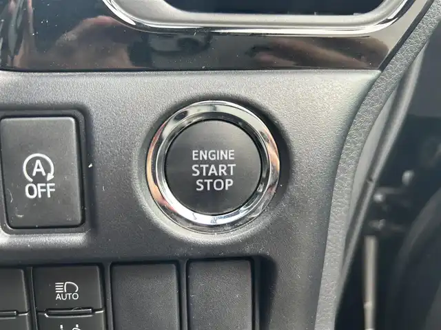 トヨタ ヴォクシー ZS 煌Ⅱ 静岡県 2020(令2)年 2.7万km ブラック 純正１０インチナビ　/・フルセグＴＶ　/・Ｂｌｕｅｔｏｏｔｈ接続　/・ＤＶＤ再生　/トヨタセーフティーセンス　/プリクラッシュセーフティ/レーンキープアシスト/横滑り防止装置/クルーズコントロール/両側パワースライドドア/バックカメラ/プッシュスタート　/スマートキー　/前後コーナーセンサー　/ドライブレコーダー/ビルトインＥＴＣ2.0/LEDオートライト/オートハイビーム/純正16インチアルミホイール