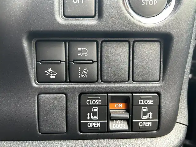 トヨタ ヴォクシー ZS 煌Ⅱ 静岡県 2020(令2)年 2.7万km ブラック 純正１０インチナビ　/・フルセグＴＶ　/・Ｂｌｕｅｔｏｏｔｈ接続　/・ＤＶＤ再生　/トヨタセーフティーセンス　/プリクラッシュセーフティ/レーンキープアシスト/横滑り防止装置/クルーズコントロール/両側パワースライドドア/バックカメラ/プッシュスタート　/スマートキー　/前後コーナーセンサー　/ドライブレコーダー/ビルトインＥＴＣ2.0/LEDオートライト/オートハイビーム/純正16インチアルミホイール