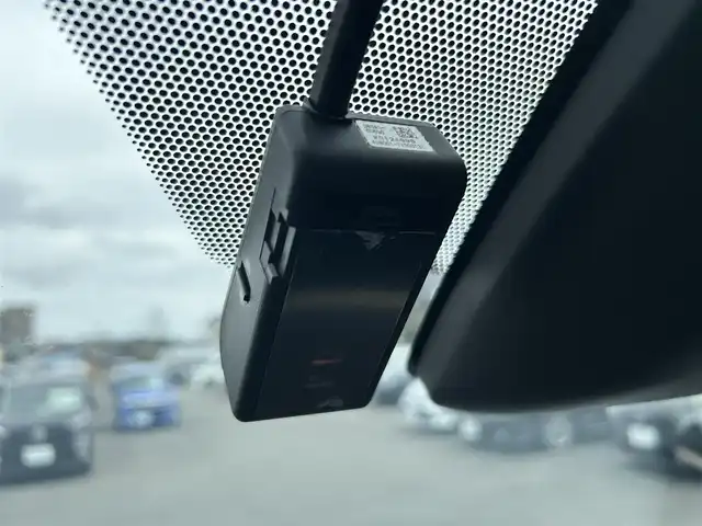 トヨタ ヴォクシー ZS 煌Ⅱ 静岡県 2020(令2)年 2.7万km ブラック 純正１０インチナビ　/・フルセグＴＶ　/・Ｂｌｕｅｔｏｏｔｈ接続　/・ＤＶＤ再生　/トヨタセーフティーセンス　/プリクラッシュセーフティ/レーンキープアシスト/横滑り防止装置/クルーズコントロール/両側パワースライドドア/バックカメラ/プッシュスタート　/スマートキー　/前後コーナーセンサー　/ドライブレコーダー/ビルトインＥＴＣ2.0/LEDオートライト/オートハイビーム/純正16インチアルミホイール