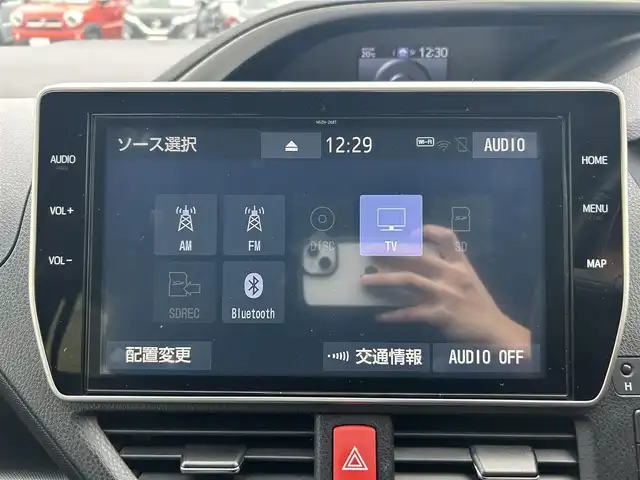 トヨタ ヴォクシー ZS 煌Ⅱ 静岡県 2020(令2)年 2.7万km ブラック 純正１０インチナビ　/・フルセグＴＶ　/・Ｂｌｕｅｔｏｏｔｈ接続　/・ＤＶＤ再生　/トヨタセーフティーセンス　/プリクラッシュセーフティ/レーンキープアシスト/横滑り防止装置/クルーズコントロール/両側パワースライドドア/バックカメラ/プッシュスタート　/スマートキー　/前後コーナーセンサー　/ドライブレコーダー/ビルトインＥＴＣ2.0/LEDオートライト/オートハイビーム/純正16インチアルミホイール