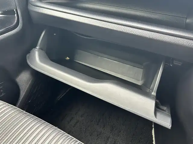 トヨタ ヴォクシー ZS 煌Ⅱ 静岡県 2020(令2)年 2.7万km ブラック 純正１０インチナビ　/・フルセグＴＶ　/・Ｂｌｕｅｔｏｏｔｈ接続　/・ＤＶＤ再生　/トヨタセーフティーセンス　/プリクラッシュセーフティ/レーンキープアシスト/横滑り防止装置/クルーズコントロール/両側パワースライドドア/バックカメラ/プッシュスタート　/スマートキー　/前後コーナーセンサー　/ドライブレコーダー/ビルトインＥＴＣ2.0/LEDオートライト/オートハイビーム/純正16インチアルミホイール